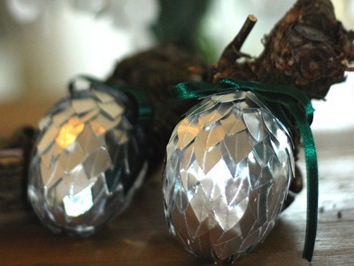 DIY Silberne Zapfen aus Metallicpapier Deko-Kitchen