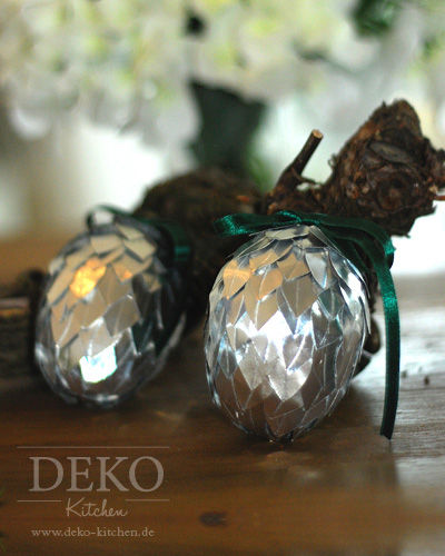 DIY Silberne Zapfen aus Metallicpapier Deko-Kitchen