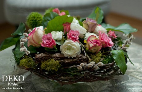 DIY Blumendeko mit Osterkranz Deko-Kitchen