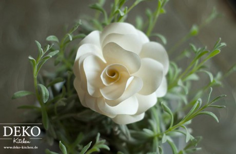 DIY romantische Rosenblüten aus Papier für Tischdeko oder Hochzeitsdeko Deko-Kitchen