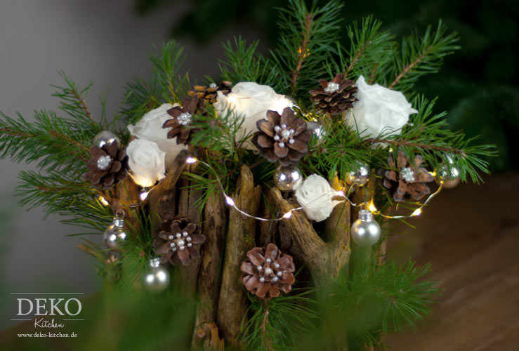 DIY: Weihnachtsdeko basteln - Adventsgesteck mit Zweigen Deko-Kitchen
