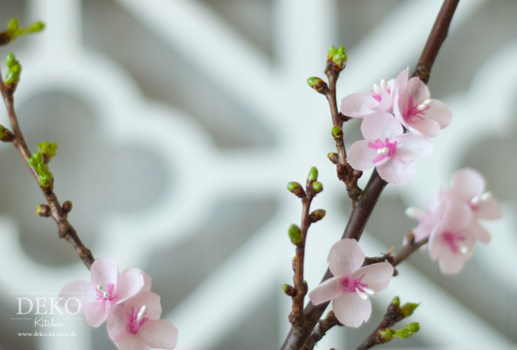 DIY: Kirschblüten aus Krepppapier von Deko-Kitchen