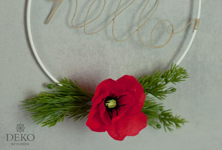 Handlettering-Deko mit Metallringen und Zweigen Deko-Kitchen
