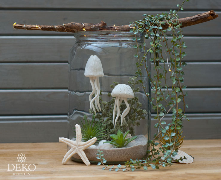 DIY: Mini-Aquarium mit kleinen Quallen aus Modelliermasse von Deko-Kitchen